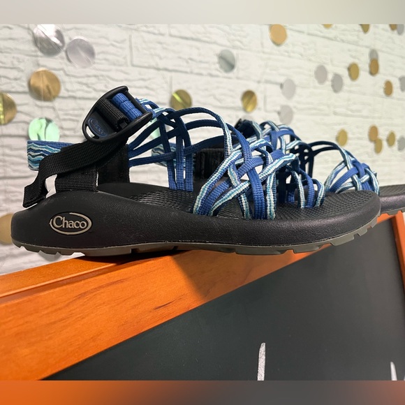 Chacos adjustable strap sandal - Picture 6 of 7